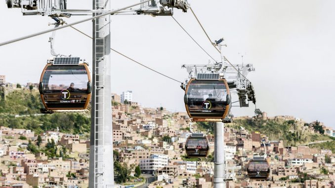 Der österreichische Seilbahnbauer Doppelmayr/Garaventa hat im bolivianischen La Paz das weltweit größte urbane Seilbahnnetz gebaut inklusive WLAN-Technik vom deutschen Netzwerkhersteller Lancom. (c) Doppelmayr/Garaventa