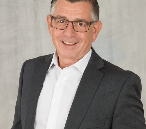 Peter Lipp ist Key Account Manager bei Information Builders, einem Geschäftsbereich der Raiffeisen Informatik Consulting.