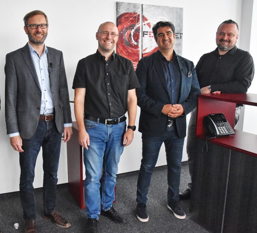 Die Expertenrunde (v. l. n. r.): Wolfgang Zuser (Antares/iQSol), Markus Hirsch (Fortinet), Frederic Hadjari (IT-Cluster Business Upper Austria) und Mario Friedl (MIT-Security) (c) timeline/Rudi Handl