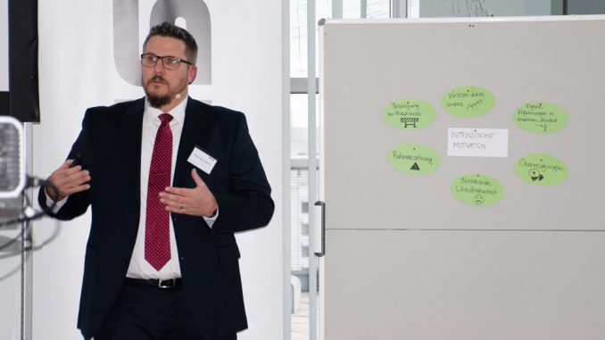 Alexander Vukovic gibt 10 Tipps und Tricks für eine erfolgreiche agile Transformation.