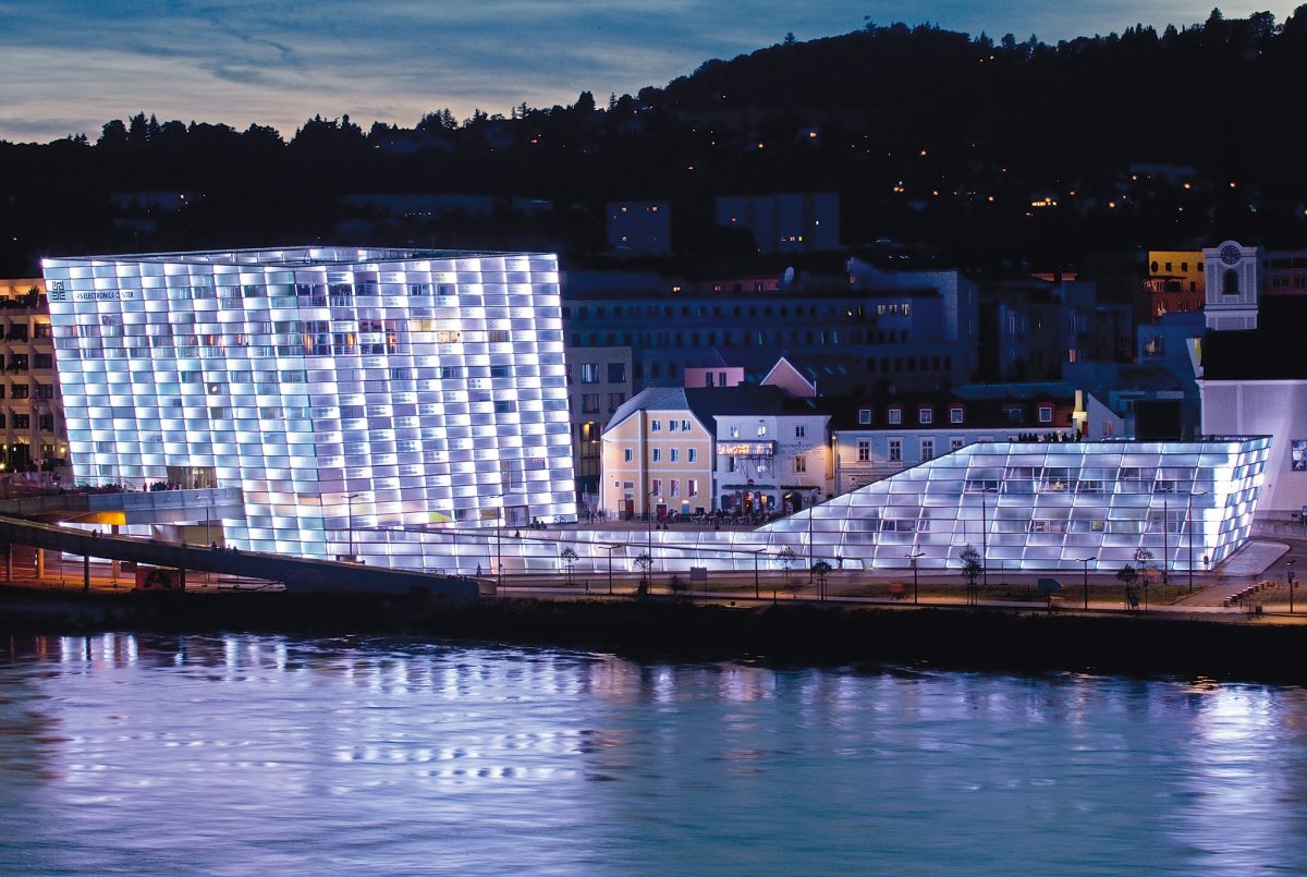 Das Ars Electronica Center in Linz (c) Markus Schneeberger