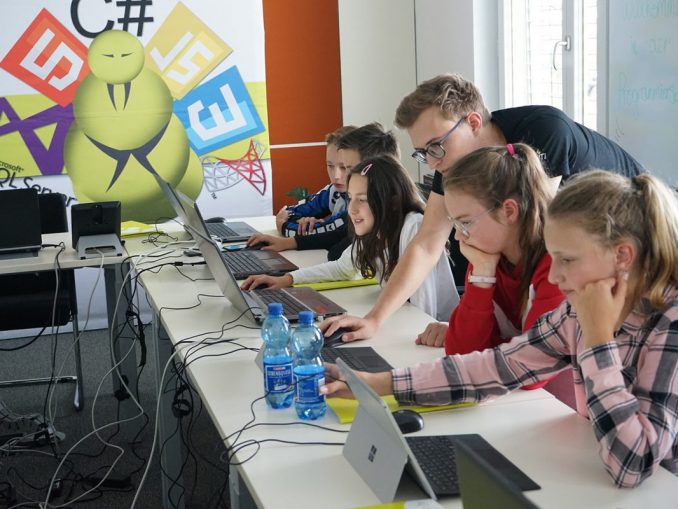 Die COUNT IT Programmierschule bietet kostenlose Programmierkurse für Kinder und Jugendliche aus dem Mühlviertel.