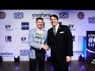 Christian Platzer, Director IT der MAGNA STEYR Fahrzeugtechnik AG, und Michael Ghezzo, CEO von Confare. (c) Confare