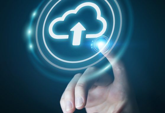 Fast alle befragten Unternehmen hatten Schwierigkeiten bei der Bereitstellung und Nutzung verschiedener Cloud-Umgebungen. (c) sdecoret - Fotolia