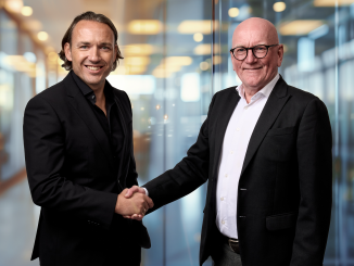 Co-CEO Michael Zitz mit dem scheidenden Co-CEO Lars Landwehrkamp (c) All for One Group