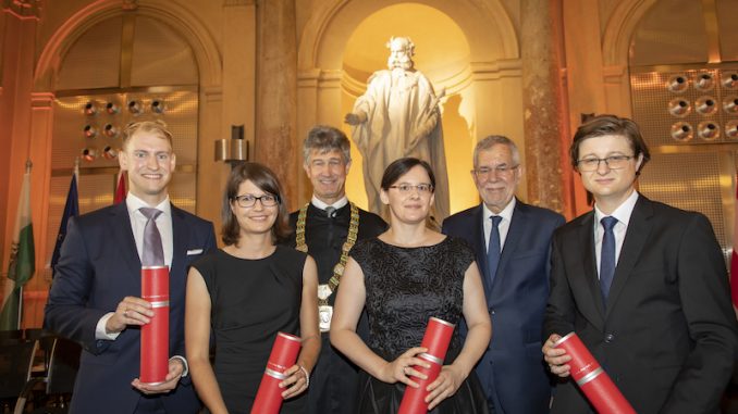 Robert Triebl, Anna Eibel, Rektor Harald Kainz, Maria Eichlseder, Bundespräsident Alexander Van der Bellen und Peter Peßl. (c) Lunghammer - TU Graz