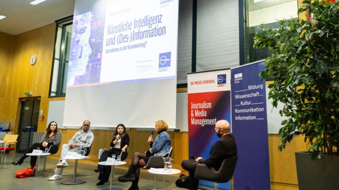 Die Teilnehmer der Podiumsdiskussion. (c) Markus Hechenberger