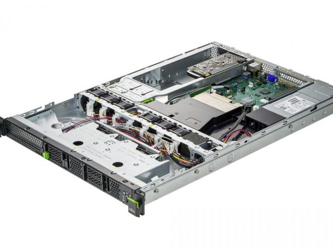 Innenansicht der Celsius C870 Rack-Workstation von Fujitsu.