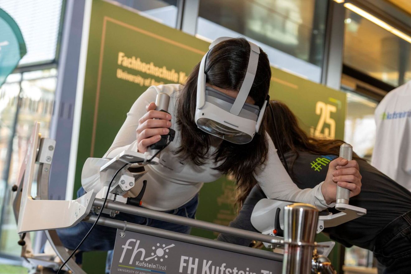 Girls! TECH UP in Kufstein: Technik erleben für Schülerinnen. (c) OVE