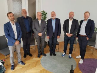 v.l.n.r.: Oliver Witvoet (Easyconsult), Thorsten Menslin (Kreuzbauer IT), Klaus Lorbeer (IT WELT.at), Helmut Lippitsch (COSMO CONSULT), Christian Leopoldseder (Asseco) und Stefan Wailand (Datenpol) (c) timeline / Rudi Handl