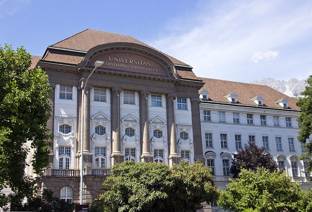 Hauptgebäude der Universität Innsbruck am Innrain. (c) Machno /Wikimedia Commons