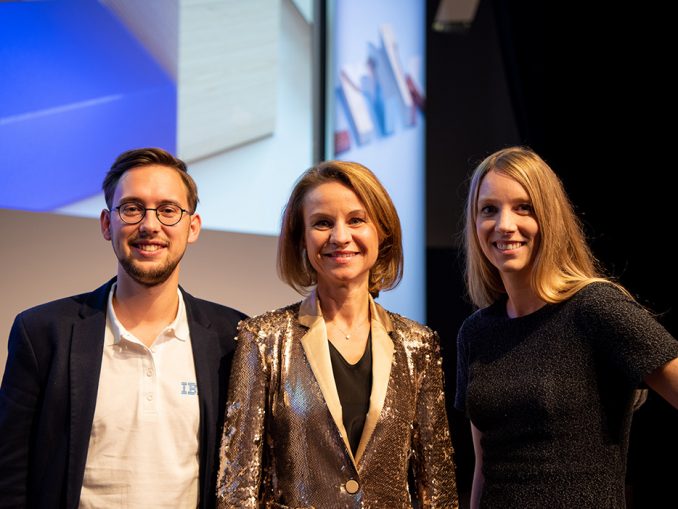 Die IBM-Wissenschaftler Matthias Biniok und Lisa Seacat DeLuca sowie IBM Österreich Generaldirektorin Patricia Neumann (Mitte) auf der "Think Wien 2018".