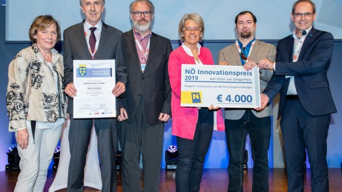 Innovationspreis NÖ 2019: v.l.n.r.: Sonja Zwazl, Präsidentin der WKO NÖ; Ernst Piller, Helmut Kaufmann; Leiter des Departments Informatik und Security der FH St. Pölten; Wirtschaftslandesrätin Petra Bohuslav; Stefan Schubert, Research Assistant an der FH St. Pölten) und FH-Geschäftsführer Gernot Kohl.