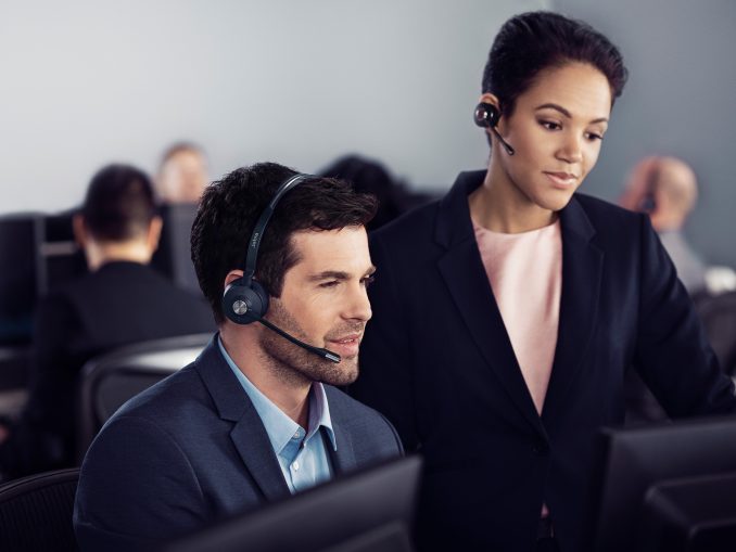 Ein funktionales Headset ist, neben leistungsfähiger Unified-Communications- und Contact-Center-Software, das Hauptarbeitswerkzeug von Contact-Center-Agenten. (c) Jabra