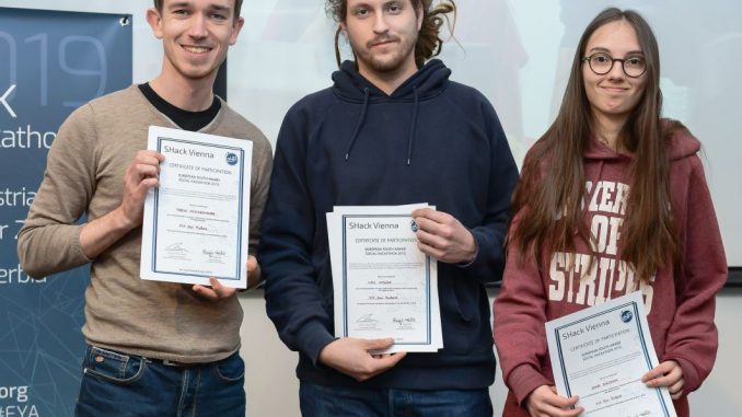 Projekt fit 4 future gewinnt Hackaton im BRZ: Tobias Feitkenhauer, Max Stolze und Anna Bajnok haben fit 4 future entwickelt. (c) EYA/E. Ellerdorfer