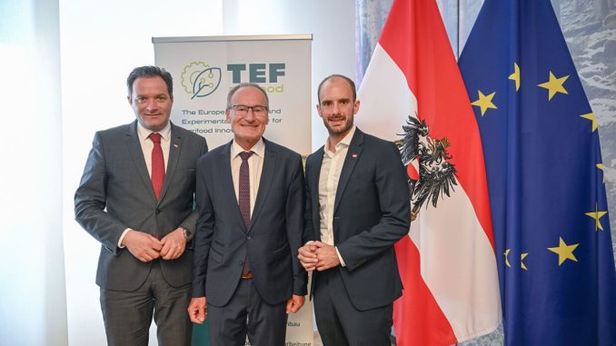 Landwirtschaftsminister Norbert Totschnig, Projektinitiator Heinrich Prankl und Digitalisierungsstaatsekretär Florian Tursky (c) BML – Hemerka