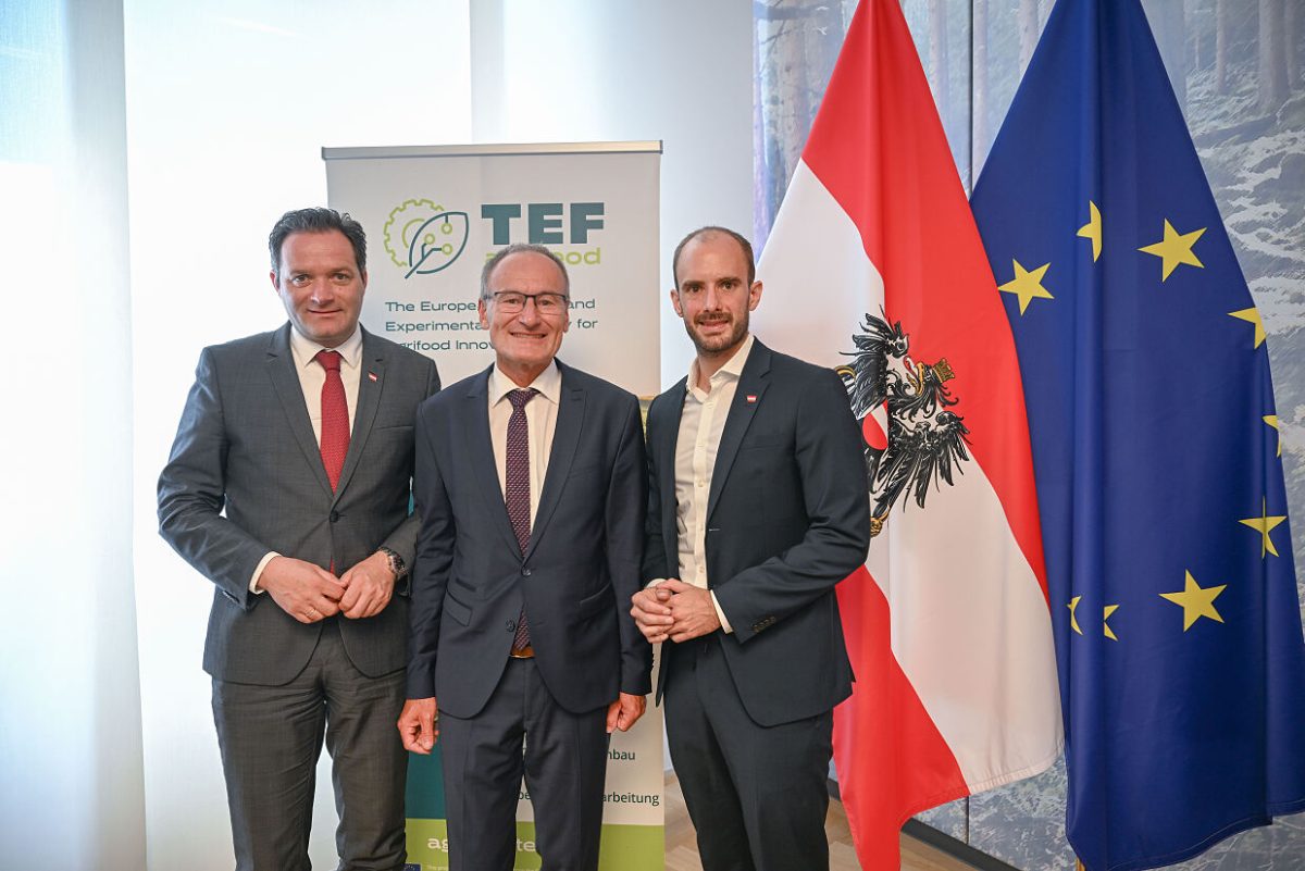 Landwirtschaftsminister Norbert Totschnig, Projektinitiator Heinrich Prankl und Digitalisierungsstaatsekretär Florian Tursky (c) BML – Hemerka