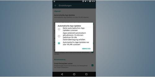 Um Ihr mobiles Datenvolumen zu schonen, erlauben Sie dem Google Play Store die Installation von App-Updates nur bei aktiver WLAN-Verbindung. (c) pcwelt.de