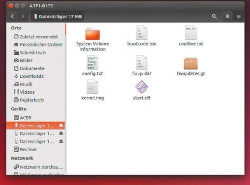 Wird die SD-Karte des Raspberry in den Kartenleser eines Rechners gesteckt, sollte der Dateimanager diese zum Start notwendigen Dateien anzeigen. (c) Lamprecht
