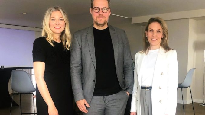 v.l.: Nina Koch, Director Customer Success, Central Europe bei Slack, David Hable und Katrin Lamberger, Co-Country Leads Salesforce Österreich. (c) Salesforce