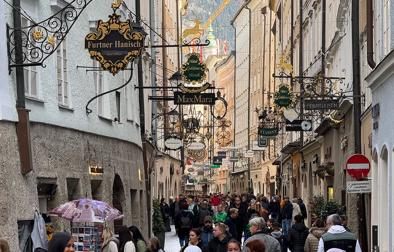 Touristen in der Salzburger Getreidegasse. (c) Klaus Lorbeer