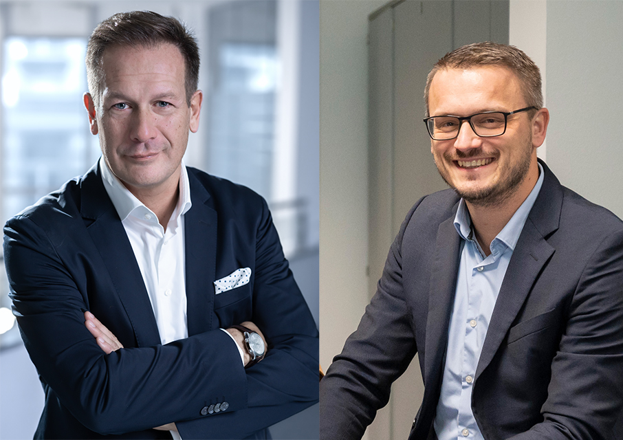 Ulrich Fleck (links im Bild), CEO von CERTAINITY und Mihajlo Milanovic, Practice Leader Financial Lines bei GrECo (c) CERTAINTY / GrECo