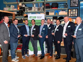 Die Gewinner der Veeam ProPartner Awards 2023 in Österreich v.l.n.r.: Mario Zimmermann (Veeam), Bernd Rohrauer (ANEO), Edwin Klinglhuber (ACP), Gerold Mausz (SNS), Chris Dvorak (A1 Telekom), Matthias Frühauf (Veeam), Michael Schindler (MAIT), Robert Öfferl (Bechtle), Christian Neuhauser (Cancom). (c) Veeam Software