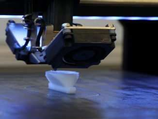 Bauteile, die es nicht mehr zu kaufen gibt, werden im 3D-Drucker erstellt. Das spart Zeit, Geld und schont die Umwelt.