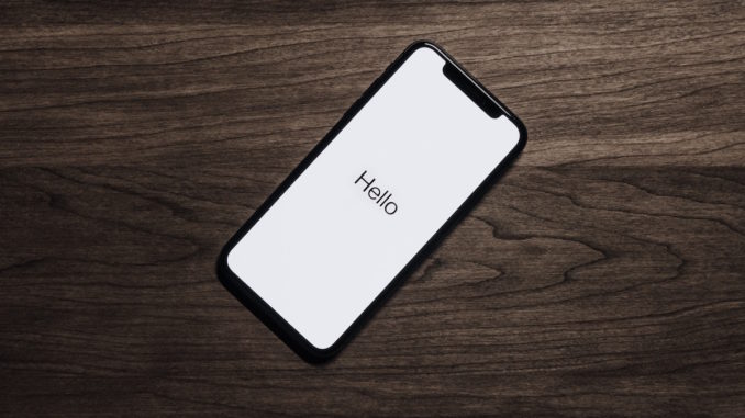 Seit dem iPhone 8 ist es möglich die Apple Smartphones auch induktiv zu laden. Wir zeigen heute 6 Geräte die deinem iPhone wieder vollen Akku verpassen. (c) Pexels