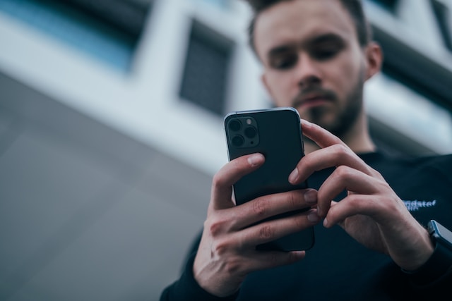 SMS kommt zunehmend für Benachrichtigungen oder die Zwei-Faktor-Authentifizierung zum Einsatz. (c) Unsplash