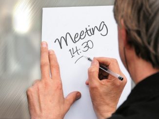 Um sich und andere zu informieren, gibt es bessere Wege als Meetings. (c) Pixabay