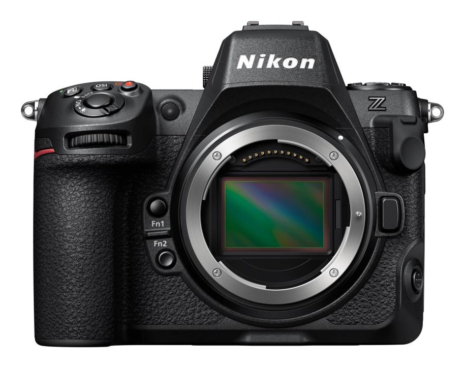 Die Nikon Z 8 von vorne. Ohne Objektiv und mit offenem Sensor.