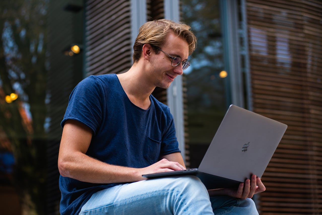 Slack soll künftig neue Features bieten, mit denen Unternehmen die Vorteile von KI, Kundendaten, Automatisierung und Agenten direkt auf ihrer zentralen Plattform für Zusammenarbeit nutzen können. (c) Pexels