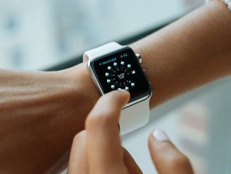 Wer mit der Apple Watch seinen Schlaf tracken möchte, muss auf Drittanbieter zurückgreifen. Mit AutoSleep und Pillow gibt es hier aber gute Angebote. (c) Pixabay