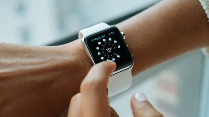 Wer mit der Apple Watch seinen Schlaf tracken möchte, muss auf Drittanbieter zurückgreifen. Mit AutoSleep und Pillow gibt es hier aber gute Angebote. (c) Pixabay